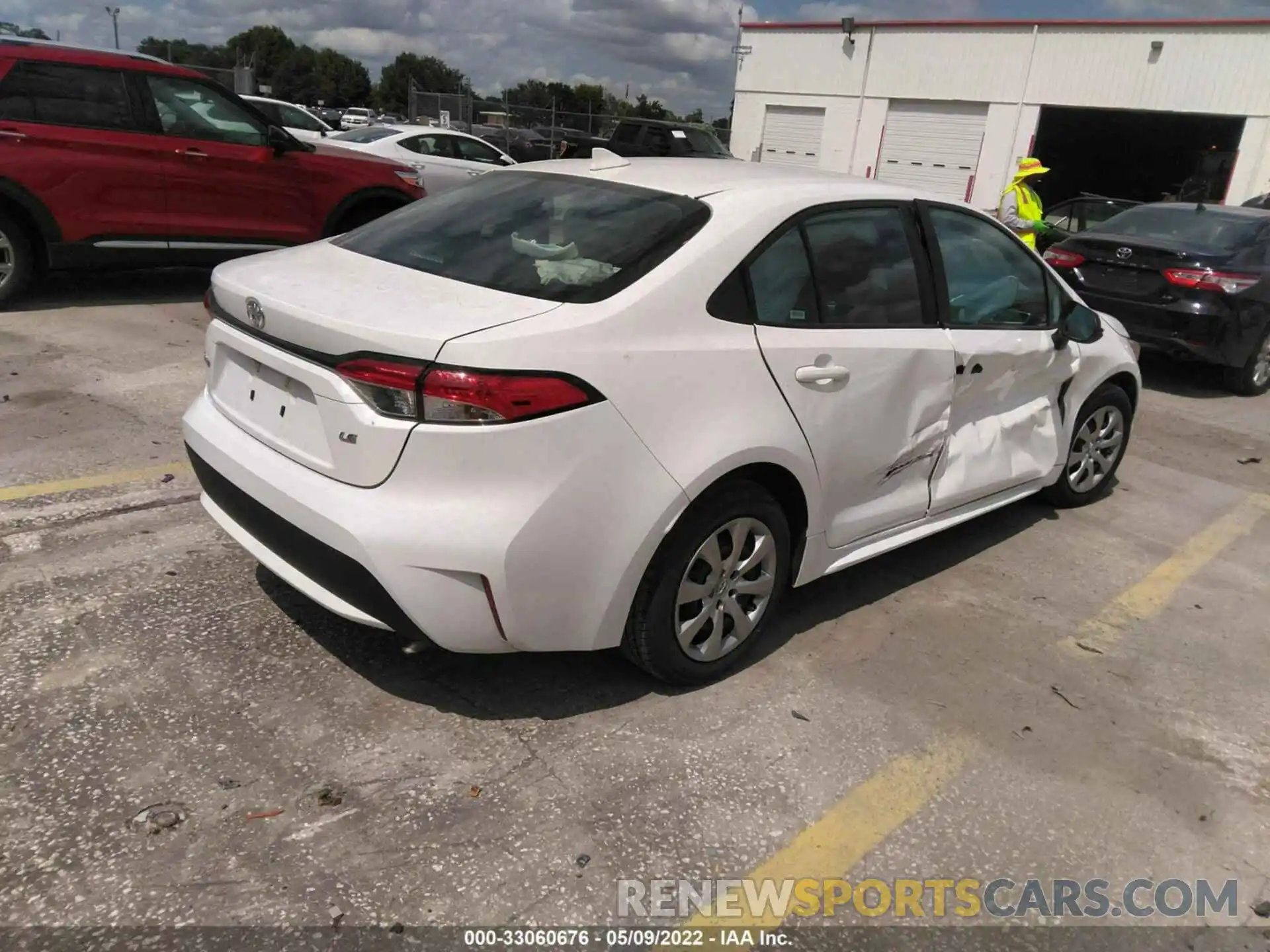 4 Photograph of a damaged car 5YFEPMAE1MP249194 TOYOTA COROLLA 2021