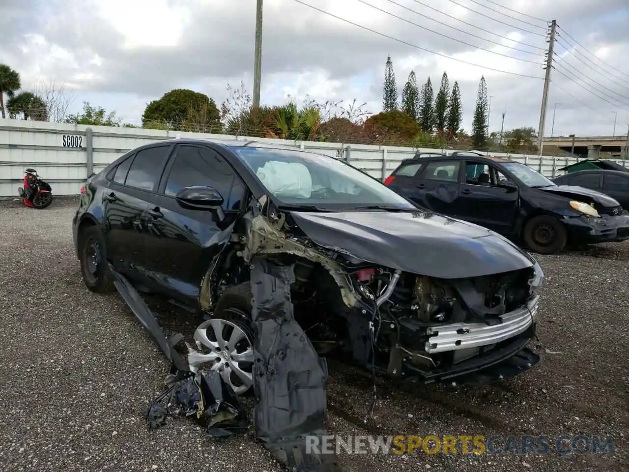 1 Photograph of a damaged car 5YFEPMAE1MP251687 TOYOTA COROLLA 2021