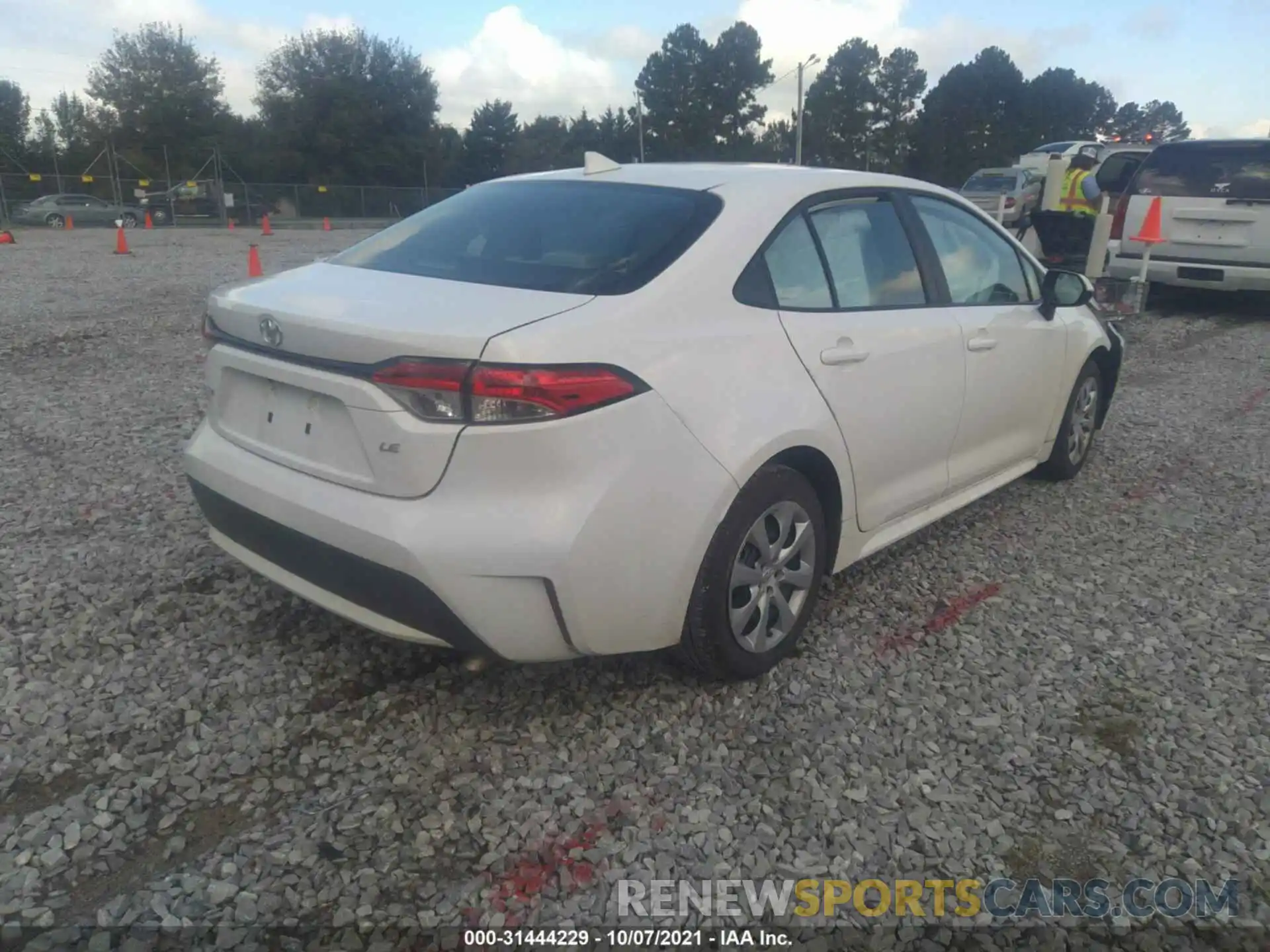 4 Photograph of a damaged car 5YFEPMAE1MP258266 TOYOTA COROLLA 2021