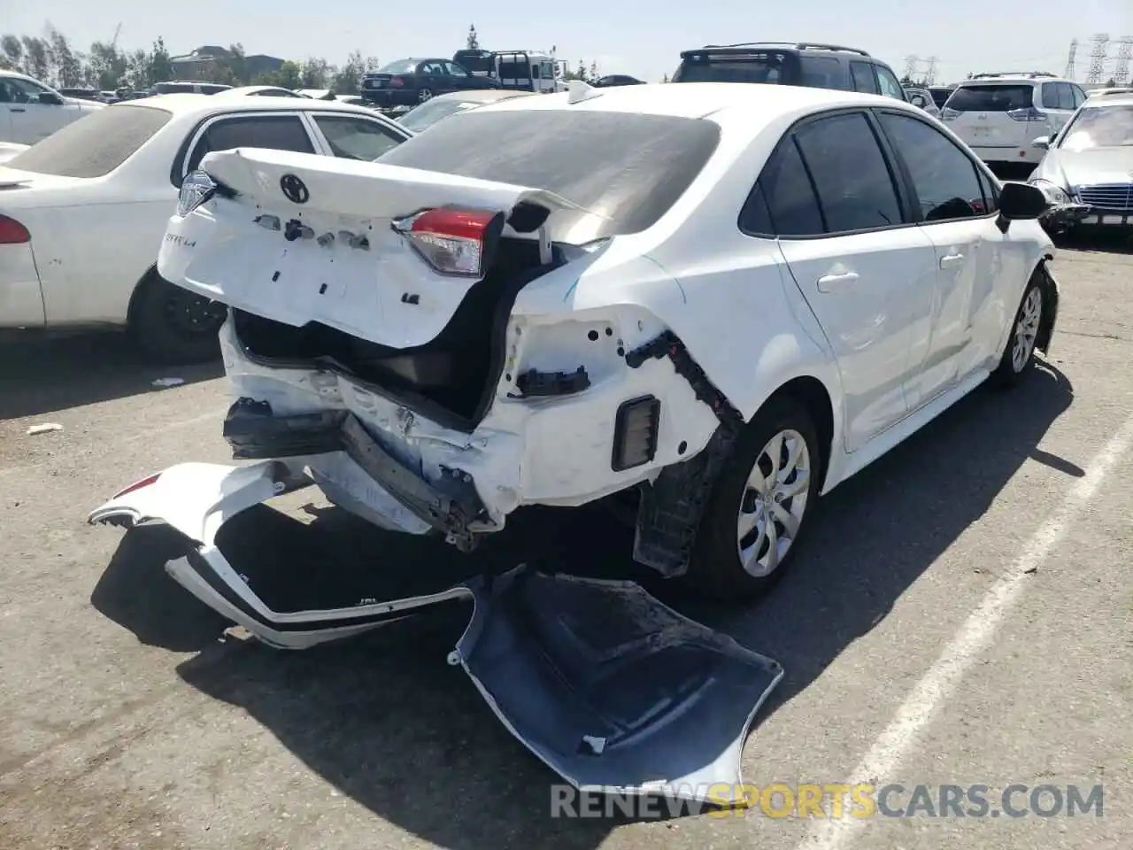 4 Photograph of a damaged car 5YFEPMAE1MP269882 TOYOTA COROLLA 2021