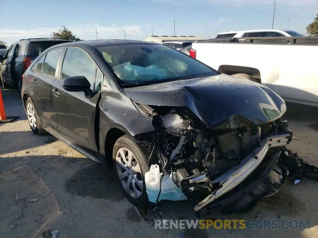 1 Photograph of a damaged car 5YFEPMAE1MP270384 TOYOTA COROLLA 2021