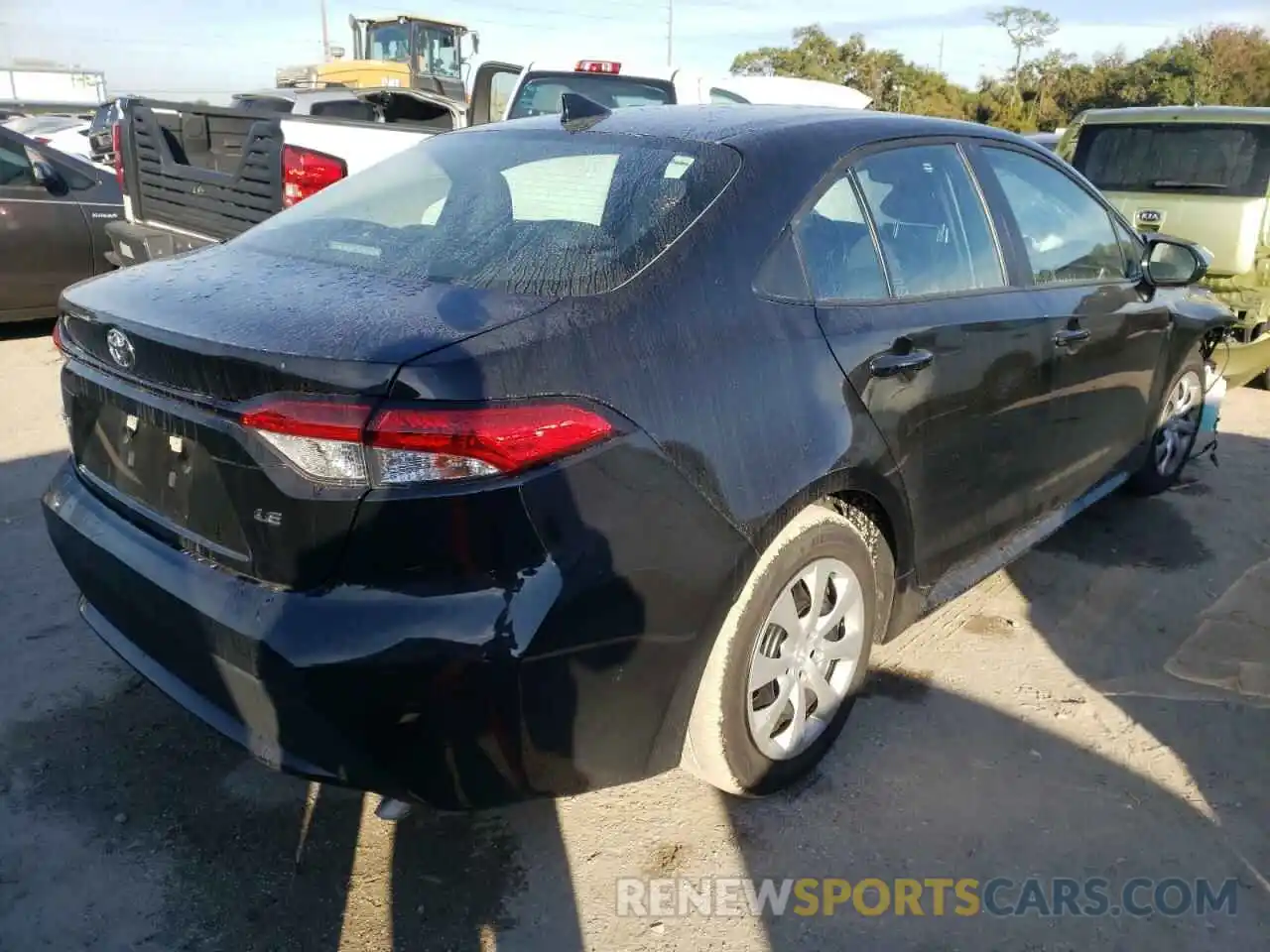 4 Photograph of a damaged car 5YFEPMAE1MP270384 TOYOTA COROLLA 2021