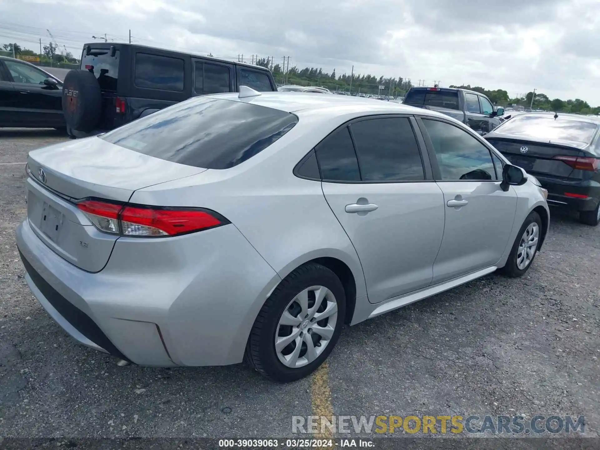 4 Photograph of a damaged car 5YFEPMAE2MP149797 TOYOTA COROLLA 2021