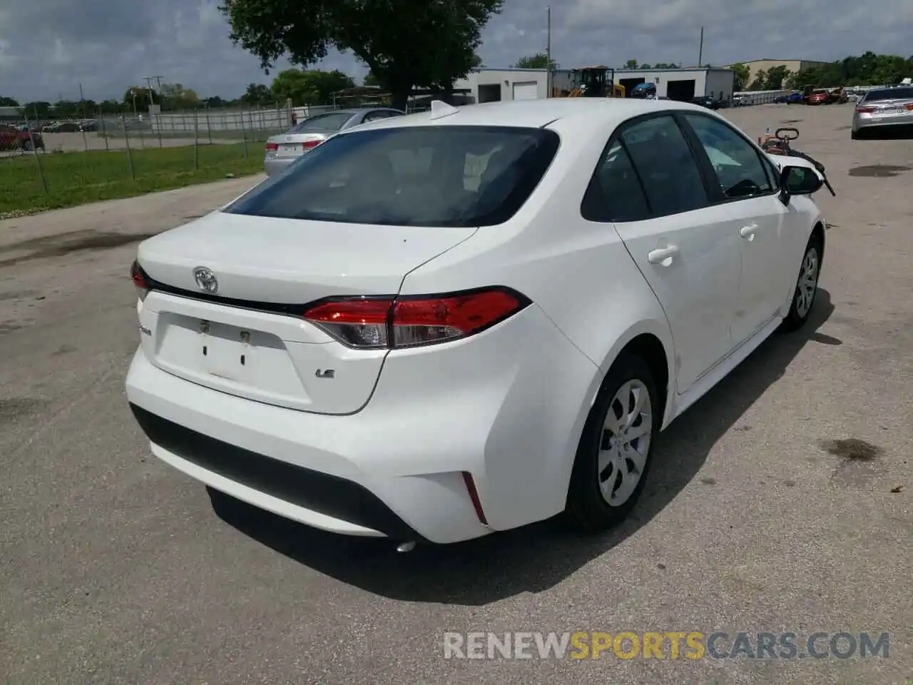 4 Photograph of a damaged car 5YFEPMAE2MP152179 TOYOTA COROLLA 2021