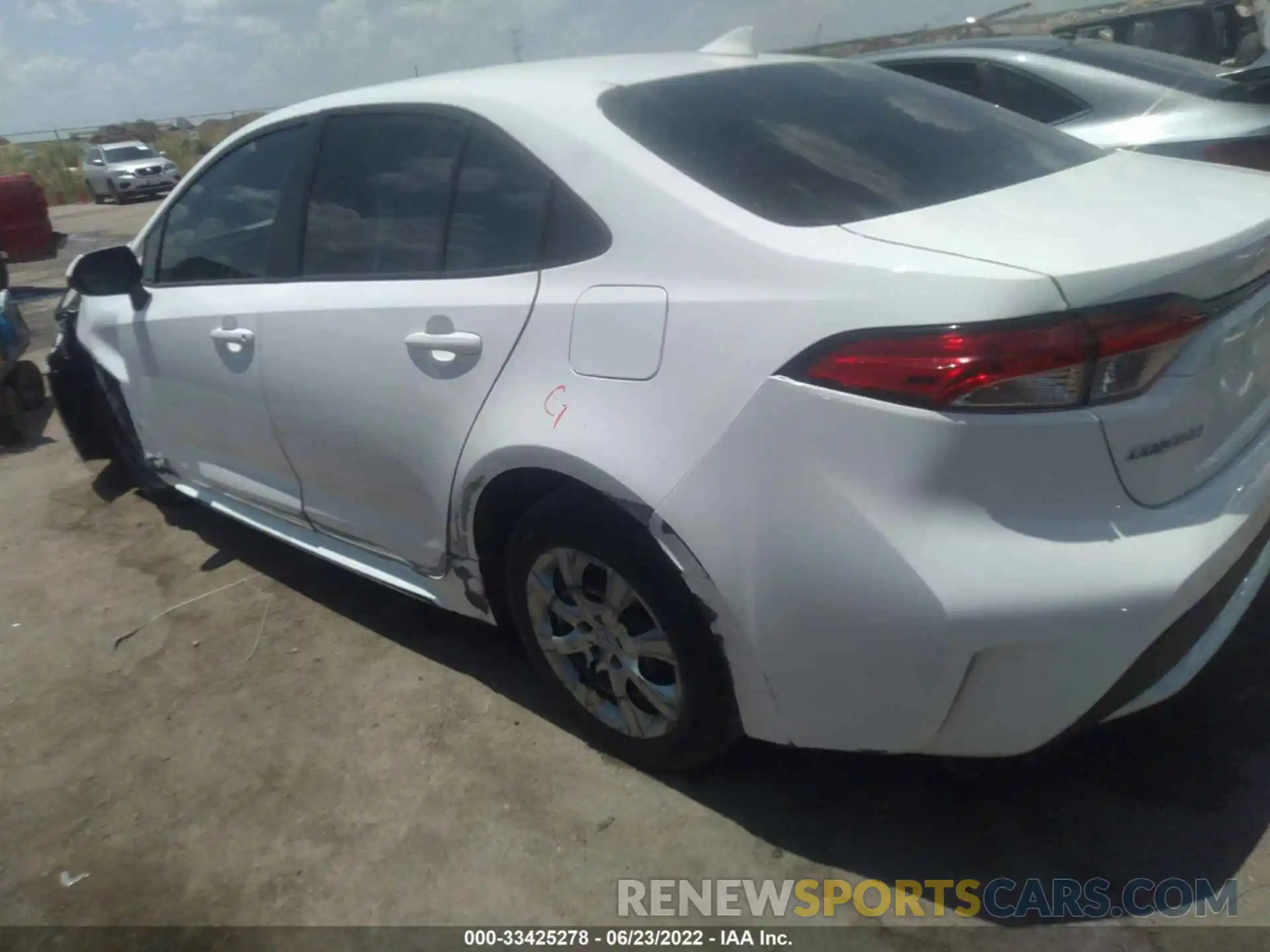 3 Photograph of a damaged car 5YFEPMAE2MP153462 TOYOTA COROLLA 2021