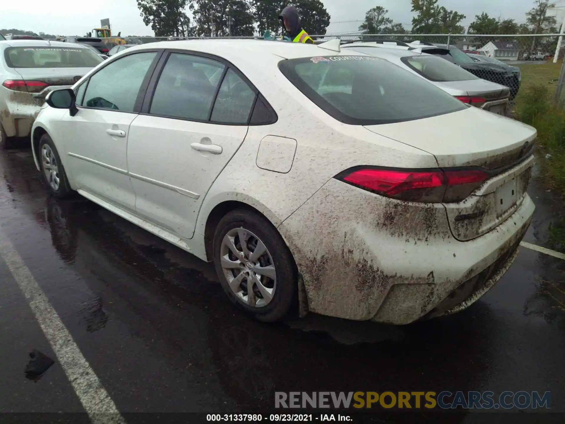 3 Photograph of a damaged car 5YFEPMAE2MP161450 TOYOTA COROLLA 2021