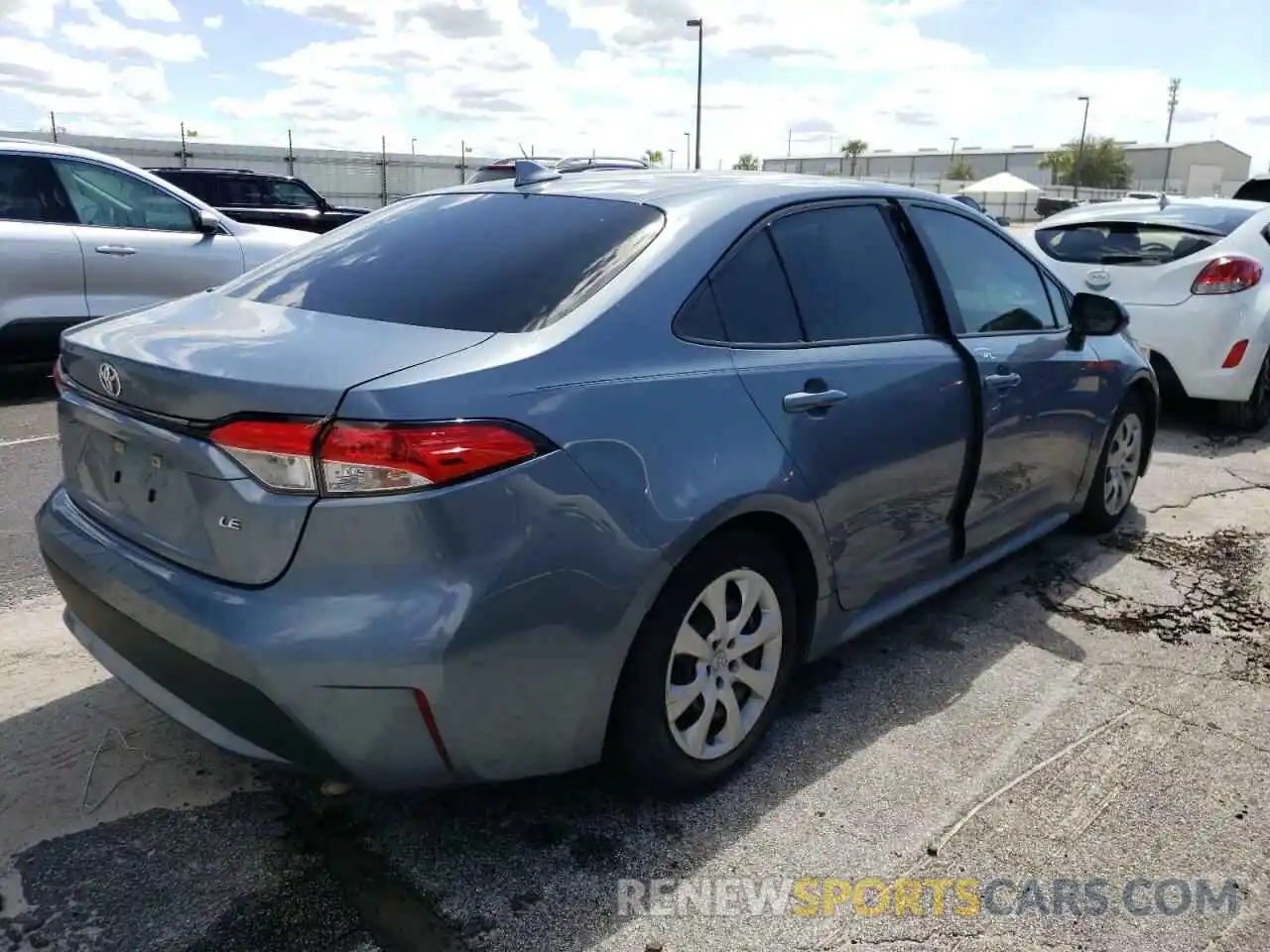 4 Photograph of a damaged car 5YFEPMAE2MP165076 TOYOTA COROLLA 2021