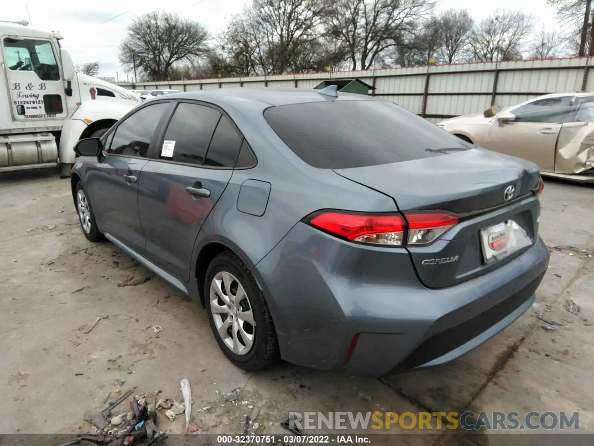 3 Photograph of a damaged car 5YFEPMAE2MP178782 TOYOTA COROLLA 2021