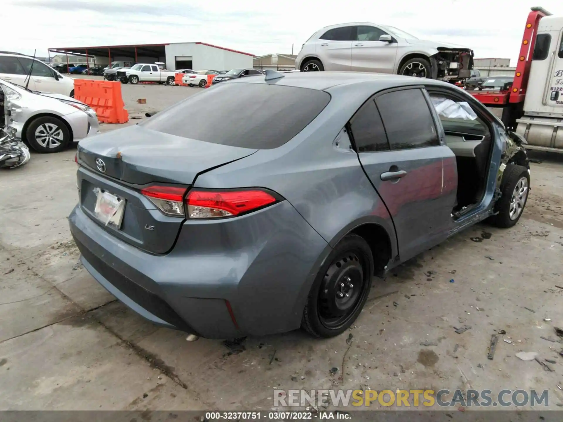 4 Photograph of a damaged car 5YFEPMAE2MP178782 TOYOTA COROLLA 2021