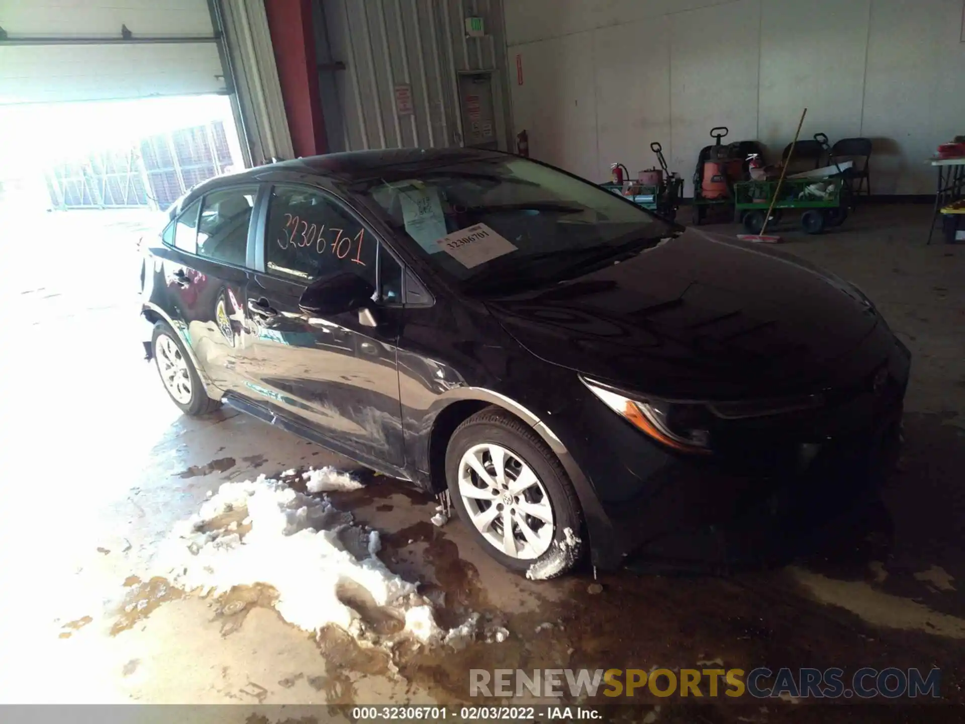 1 Photograph of a damaged car 5YFEPMAE2MP193721 TOYOTA COROLLA 2021