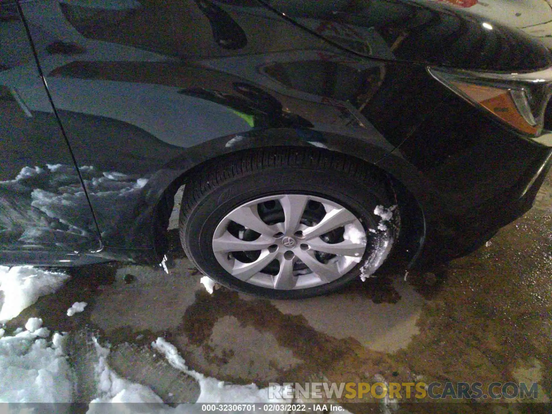 14 Photograph of a damaged car 5YFEPMAE2MP193721 TOYOTA COROLLA 2021