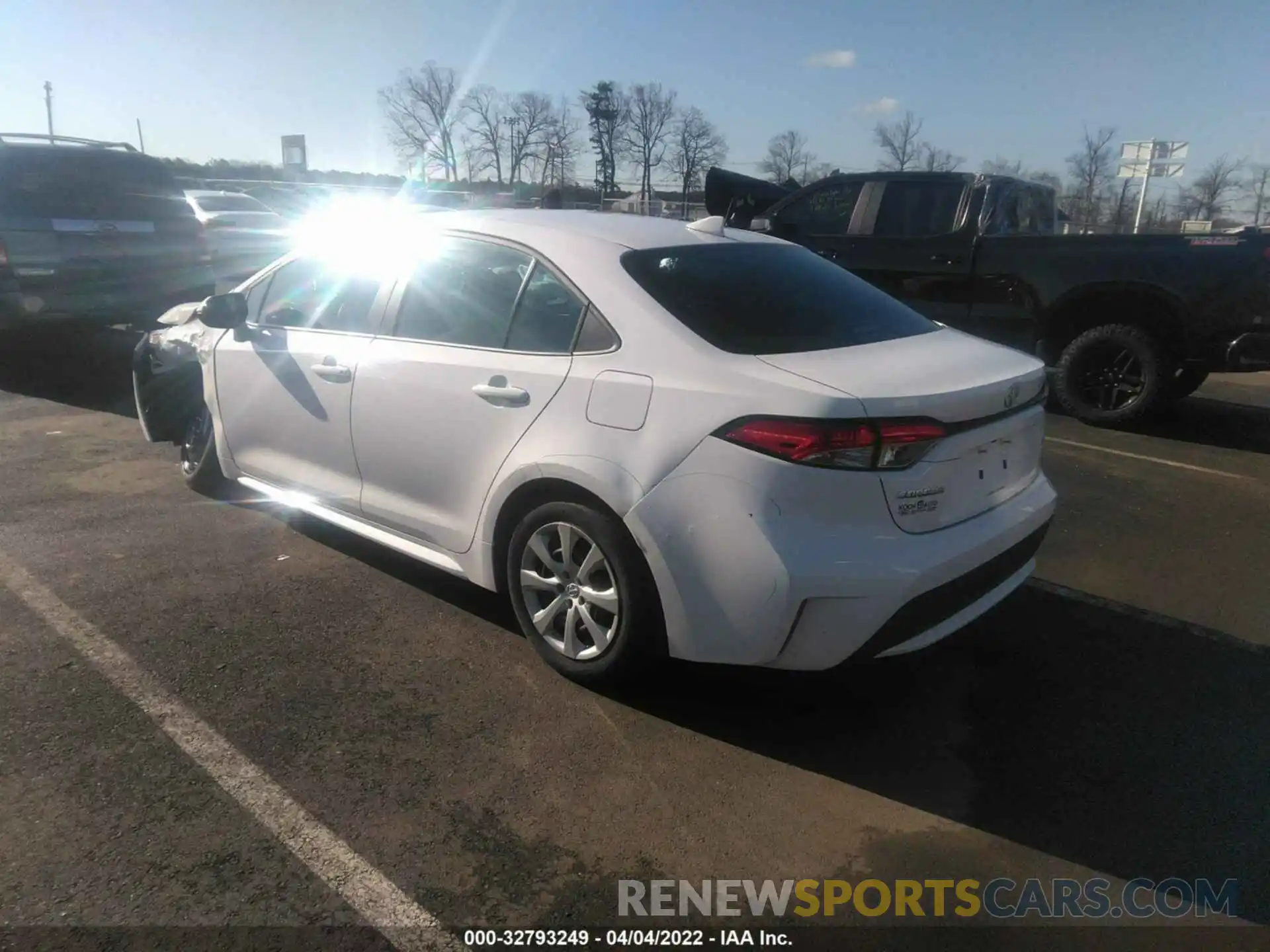 3 Photograph of a damaged car 5YFEPMAE2MP196960 TOYOTA COROLLA 2021