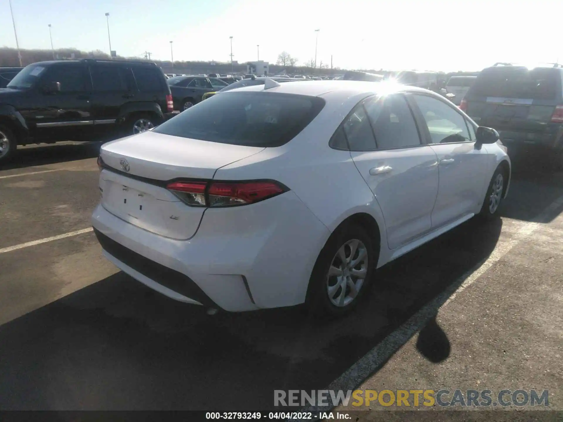 4 Photograph of a damaged car 5YFEPMAE2MP196960 TOYOTA COROLLA 2021