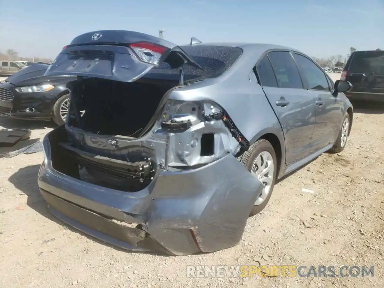 4 Photograph of a damaged car 5YFEPMAE2MP201641 TOYOTA COROLLA 2021