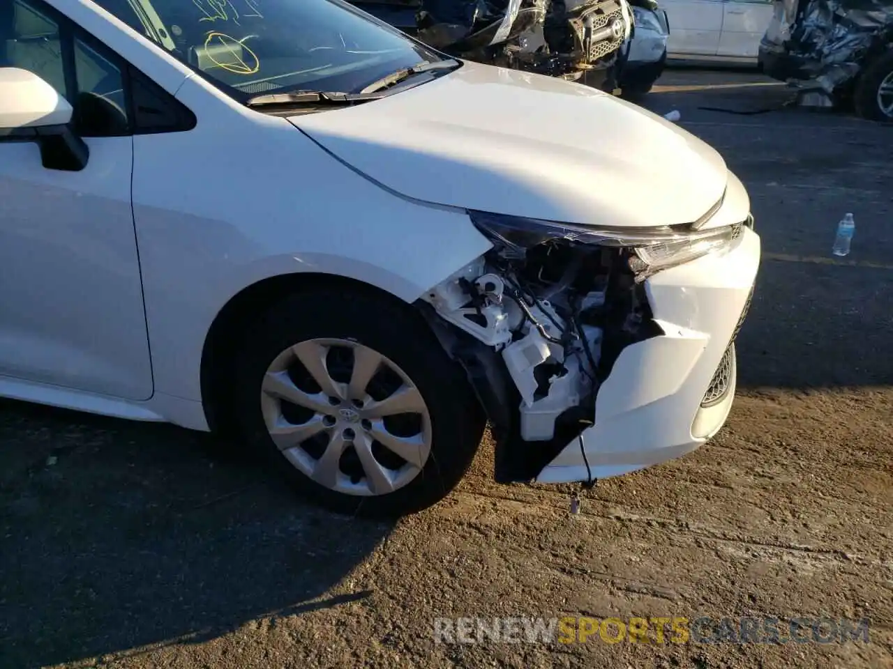 9 Photograph of a damaged car 5YFEPMAE2MP205768 TOYOTA COROLLA 2021