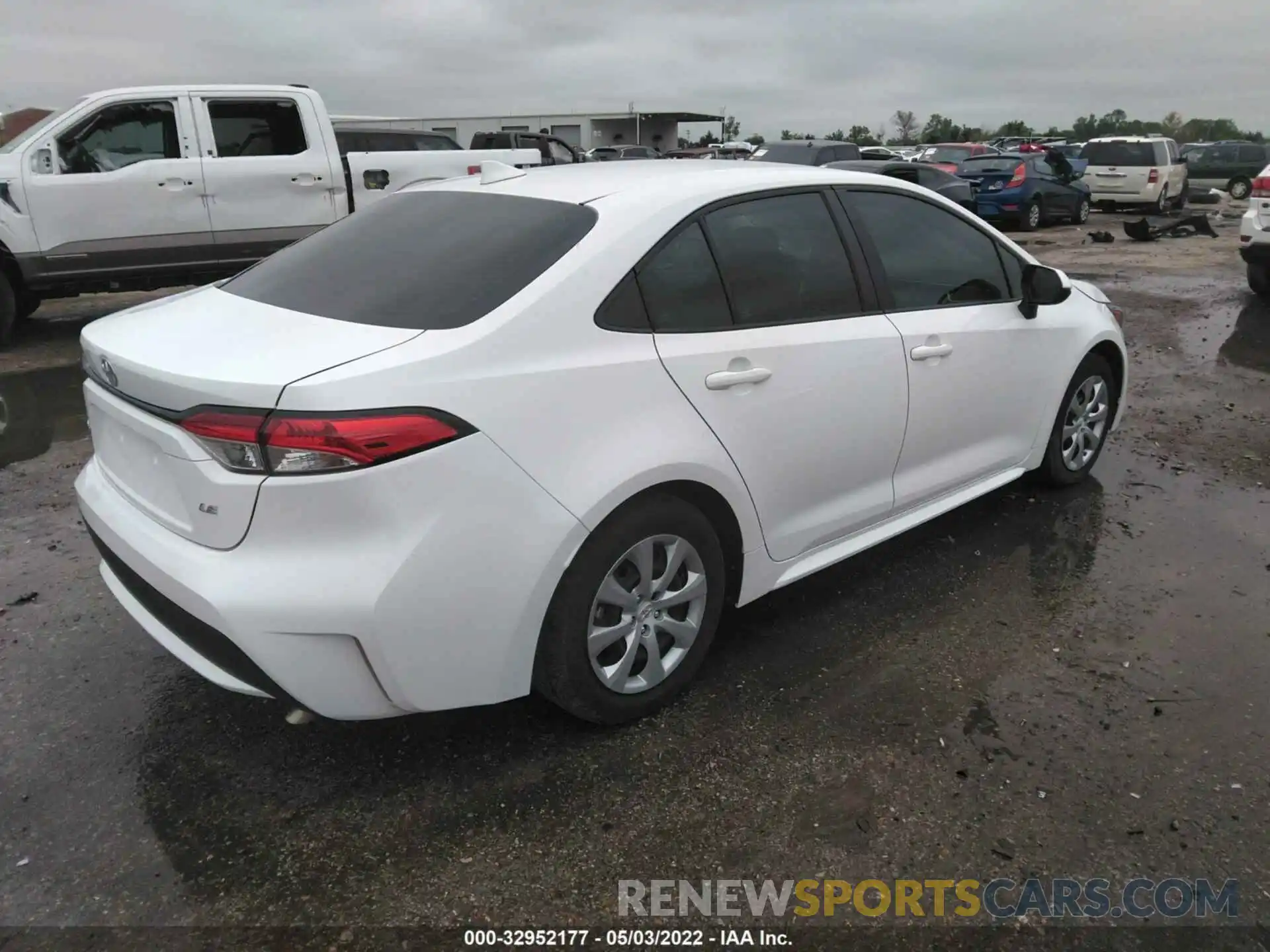 4 Photograph of a damaged car 5YFEPMAE2MP207259 TOYOTA COROLLA 2021