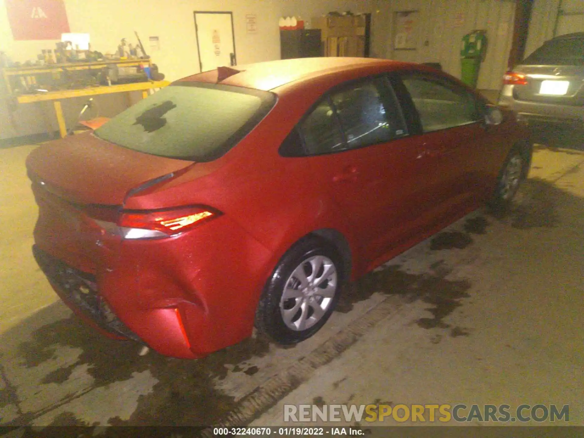 4 Photograph of a damaged car 5YFEPMAE2MP208296 TOYOTA COROLLA 2021