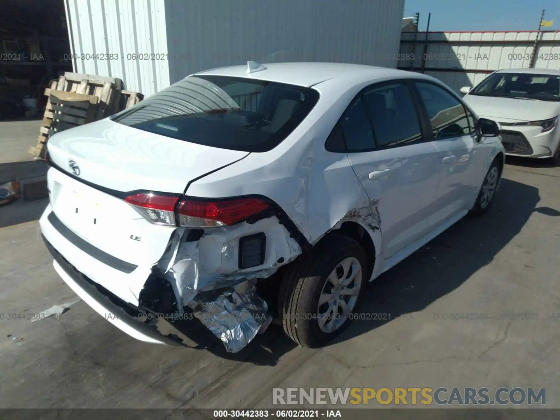 4 Photograph of a damaged car 5YFEPMAE2MP210422 TOYOTA COROLLA 2021