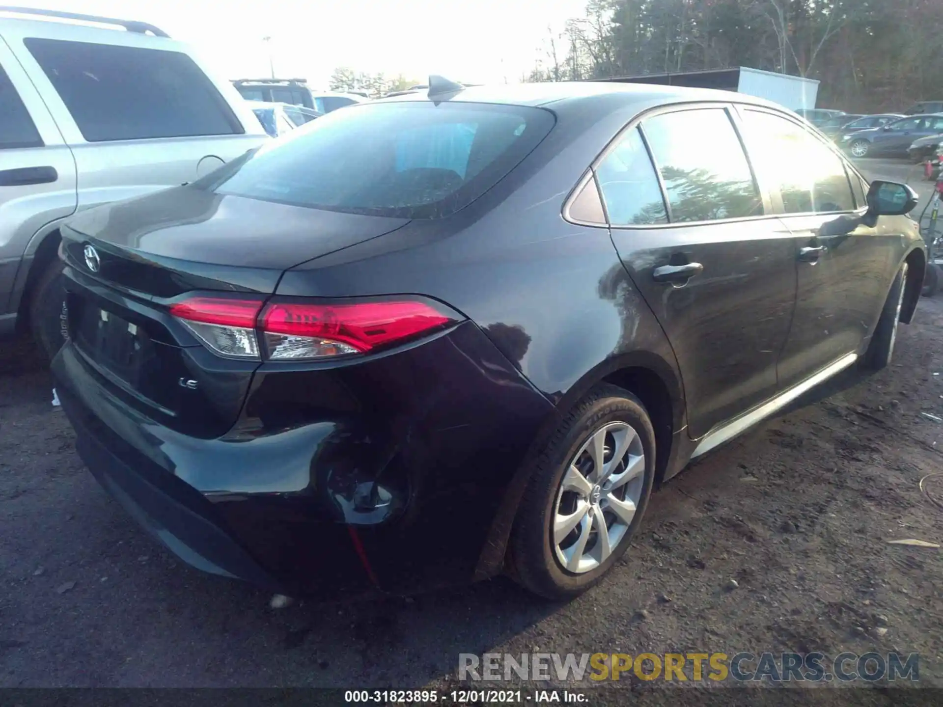 4 Photograph of a damaged car 5YFEPMAE2MP211781 TOYOTA COROLLA 2021