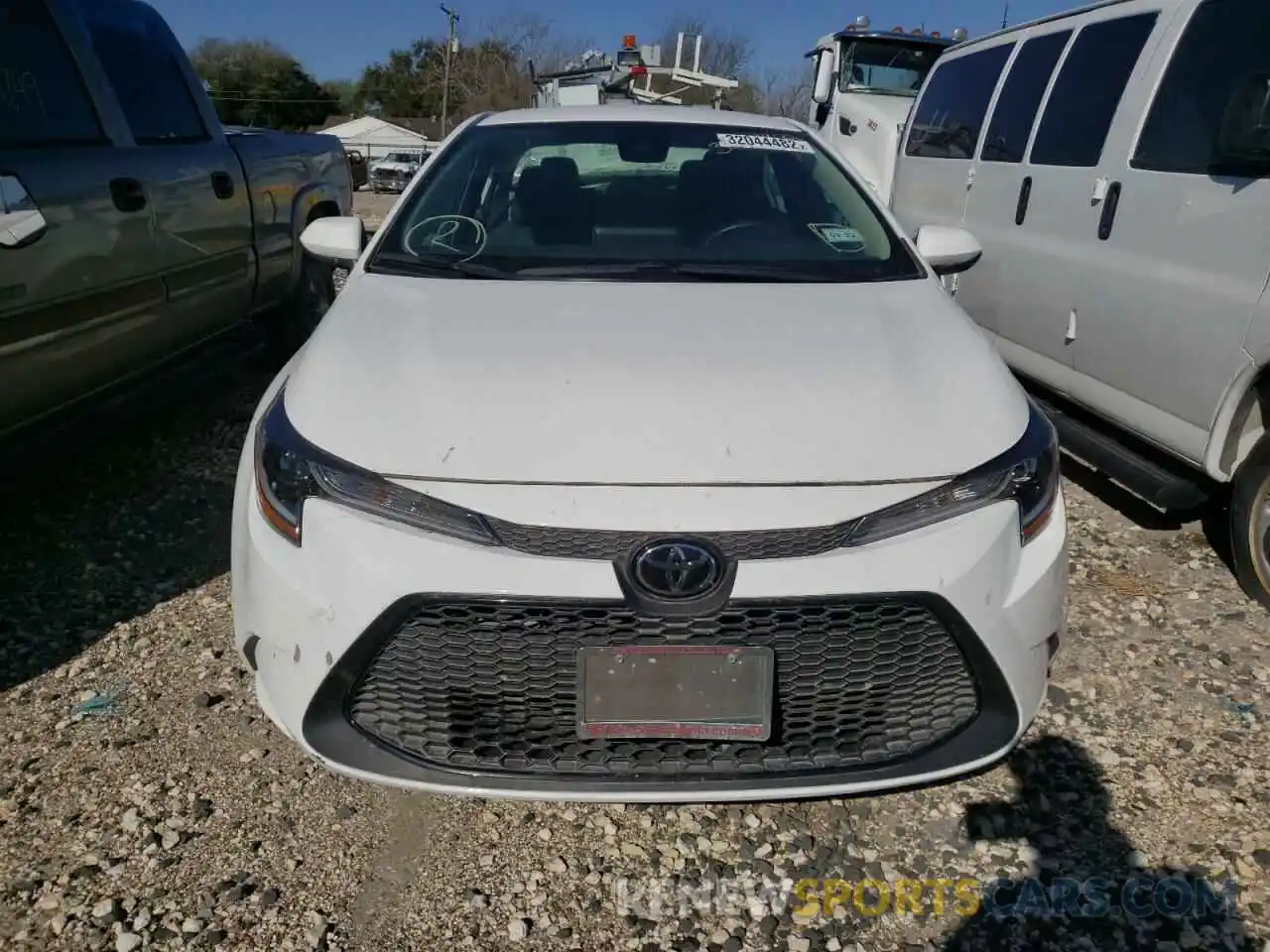 9 Photograph of a damaged car 5YFEPMAE2MP213238 TOYOTA COROLLA 2021