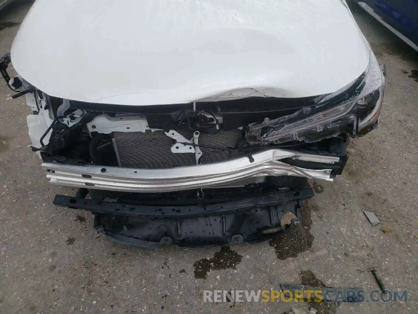 9 Photograph of a damaged car 5YFEPMAE2MP220044 TOYOTA COROLLA 2021