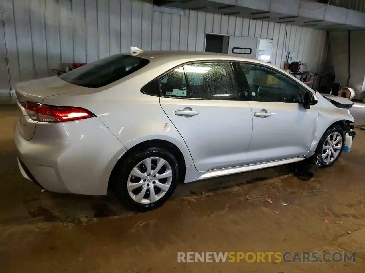 3 Photograph of a damaged car 5YFEPMAE2MP220660 TOYOTA COROLLA 2021