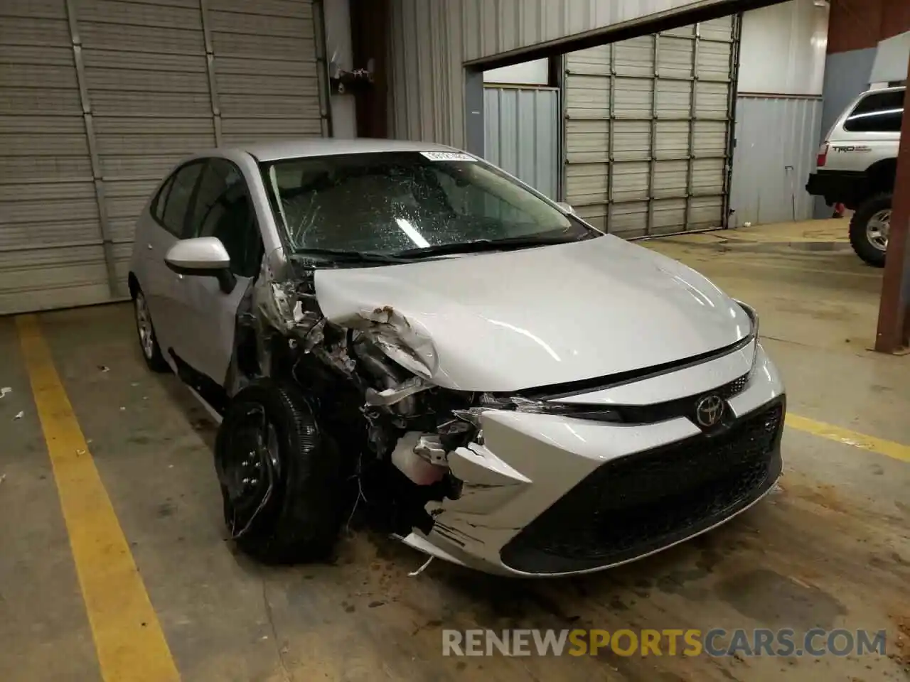 1 Photograph of a damaged car 5YFEPMAE2MP223705 TOYOTA COROLLA 2021