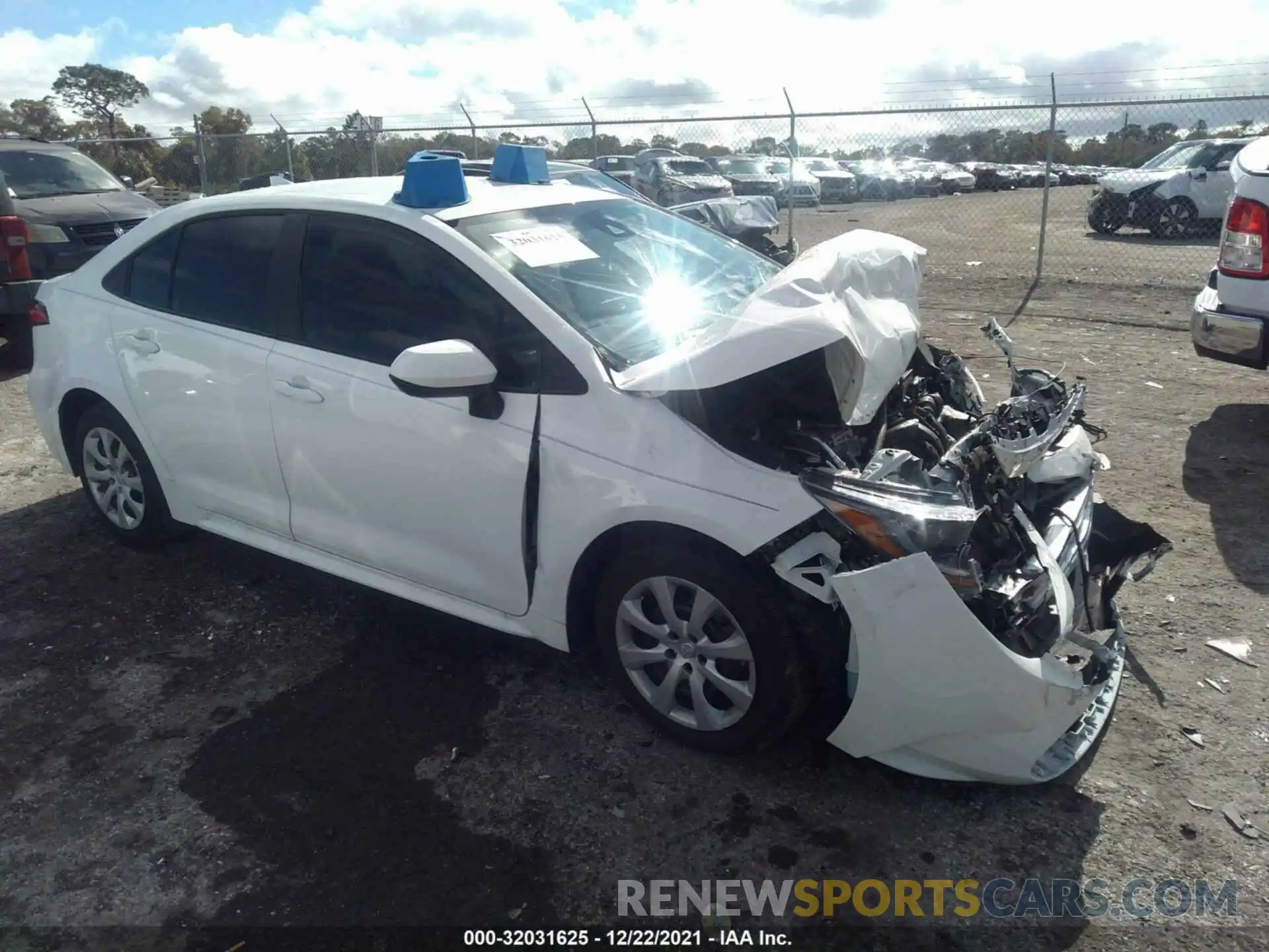 1 Photograph of a damaged car 5YFEPMAE2MP225406 TOYOTA COROLLA 2021