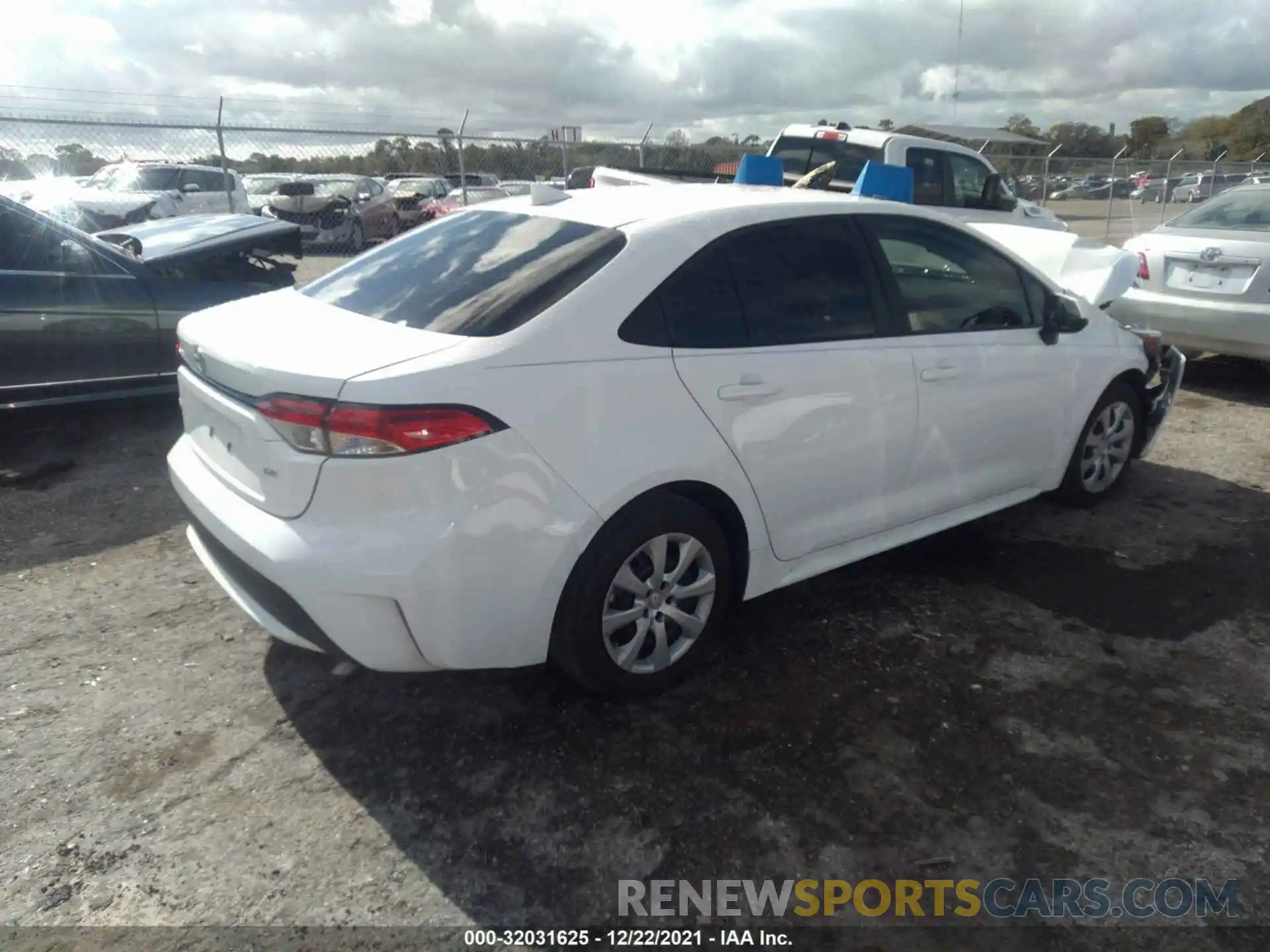 4 Photograph of a damaged car 5YFEPMAE2MP225406 TOYOTA COROLLA 2021