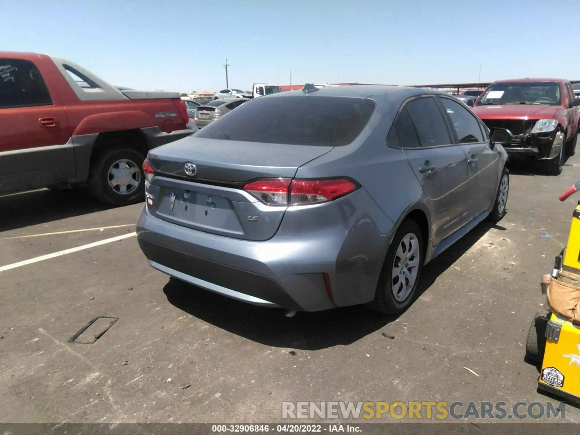 4 Photograph of a damaged car 5YFEPMAE2MP225485 TOYOTA COROLLA 2021