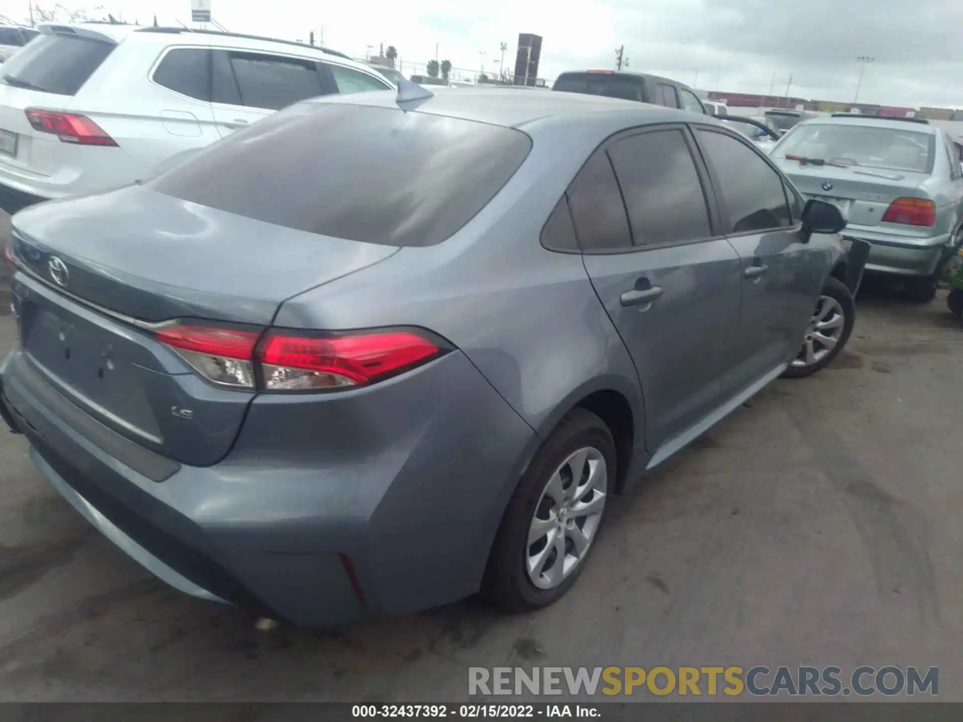 4 Photograph of a damaged car 5YFEPMAE2MP229746 TOYOTA COROLLA 2021