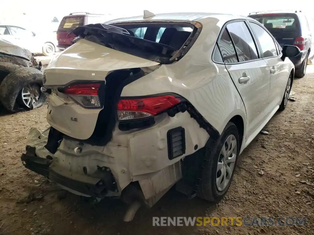 4 Photograph of a damaged car 5YFEPMAE2MP230346 TOYOTA COROLLA 2021