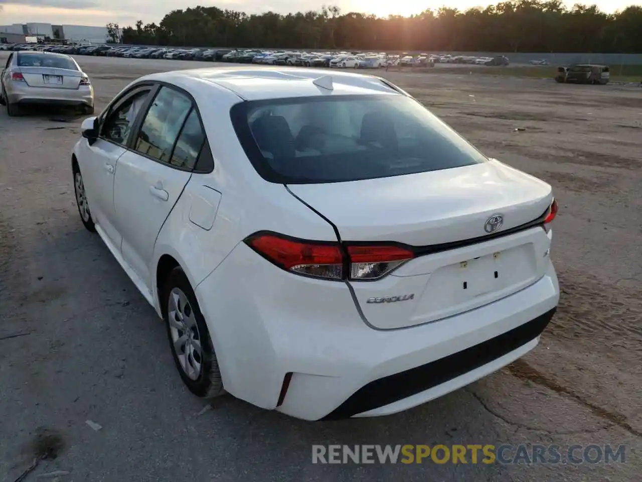 3 Photograph of a damaged car 5YFEPMAE2MP230752 TOYOTA COROLLA 2021