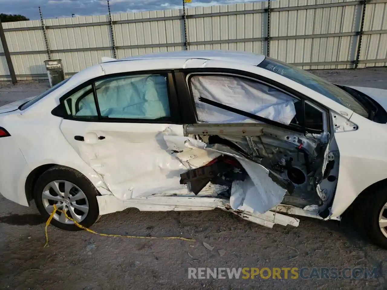 9 Photograph of a damaged car 5YFEPMAE2MP230752 TOYOTA COROLLA 2021