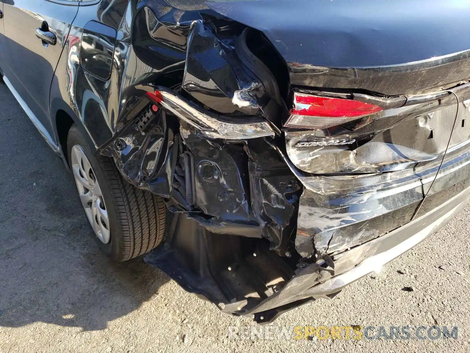 9 Photograph of a damaged car 5YFEPMAE2MP230850 TOYOTA COROLLA 2021