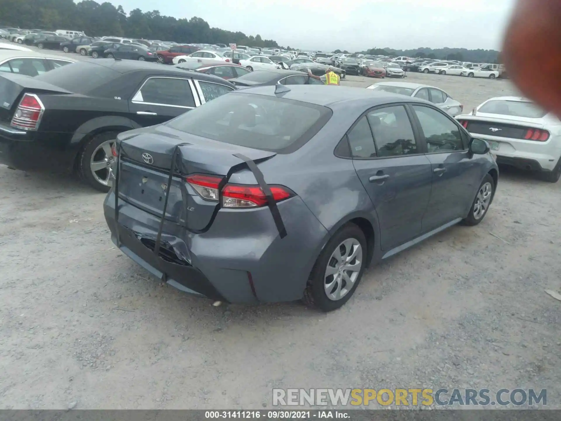 4 Photograph of a damaged car 5YFEPMAE2MP231836 TOYOTA COROLLA 2021