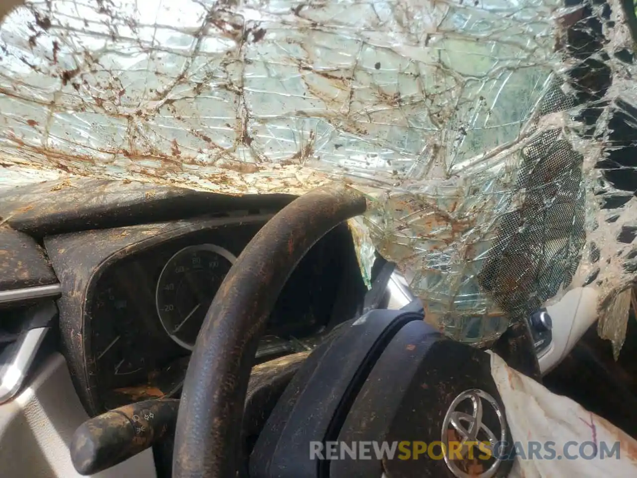 8 Photograph of a damaged car 5YFEPMAE2MP232002 TOYOTA COROLLA 2021