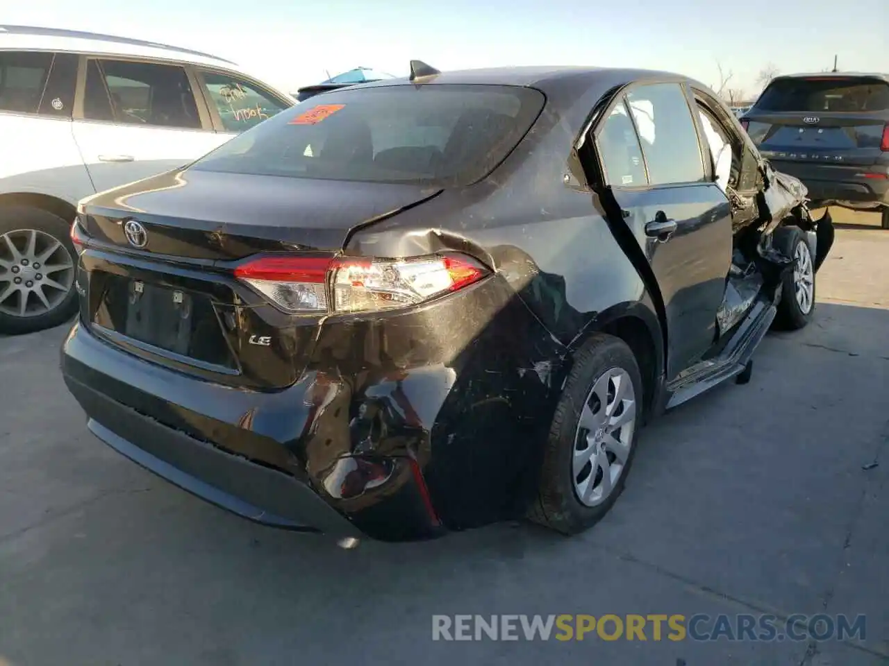 4 Photograph of a damaged car 5YFEPMAE2MP235143 TOYOTA COROLLA 2021