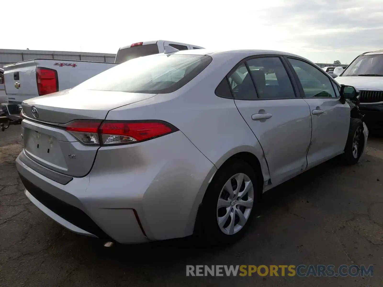 4 Photograph of a damaged car 5YFEPMAE2MP237765 TOYOTA COROLLA 2021