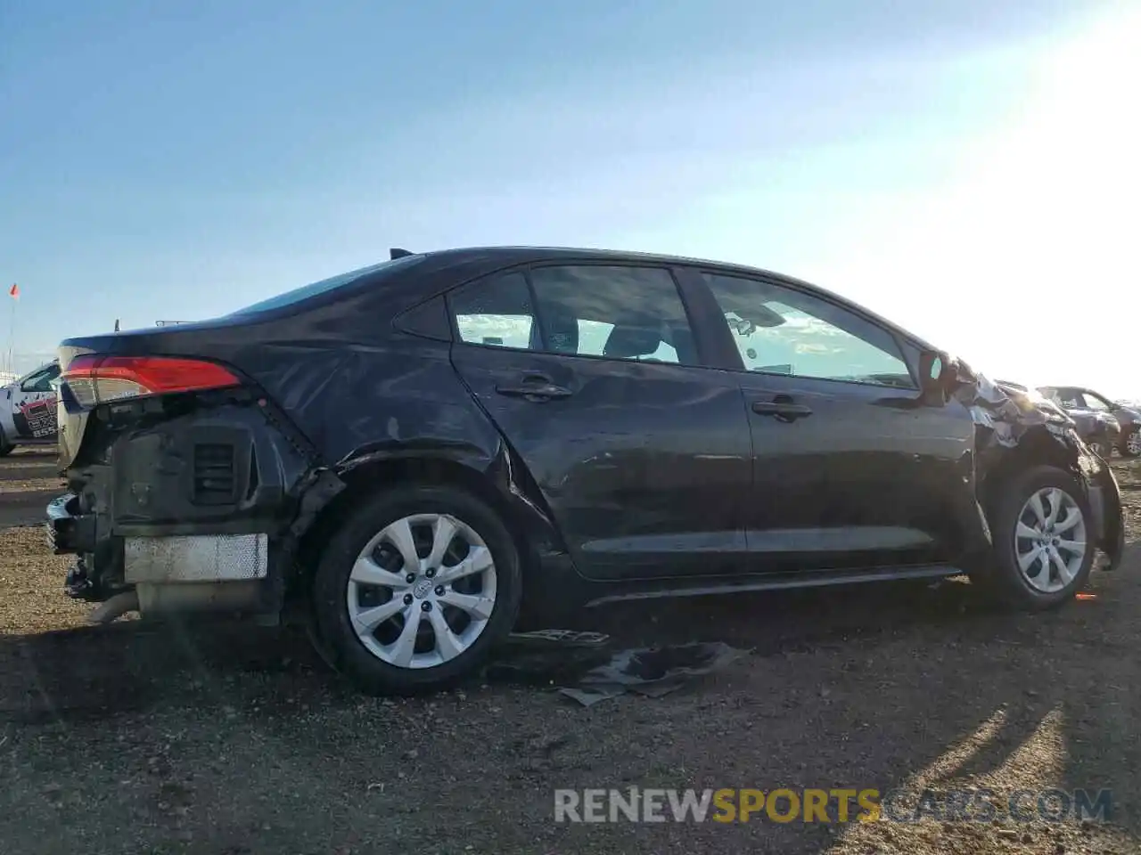 3 Photograph of a damaged car 5YFEPMAE2MP238186 TOYOTA COROLLA 2021