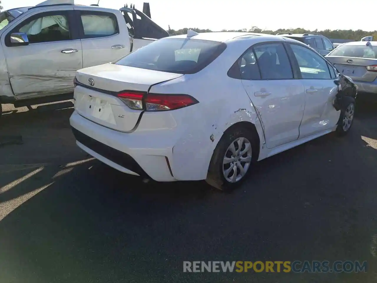 4 Photograph of a damaged car 5YFEPMAE2MP242738 TOYOTA COROLLA 2021