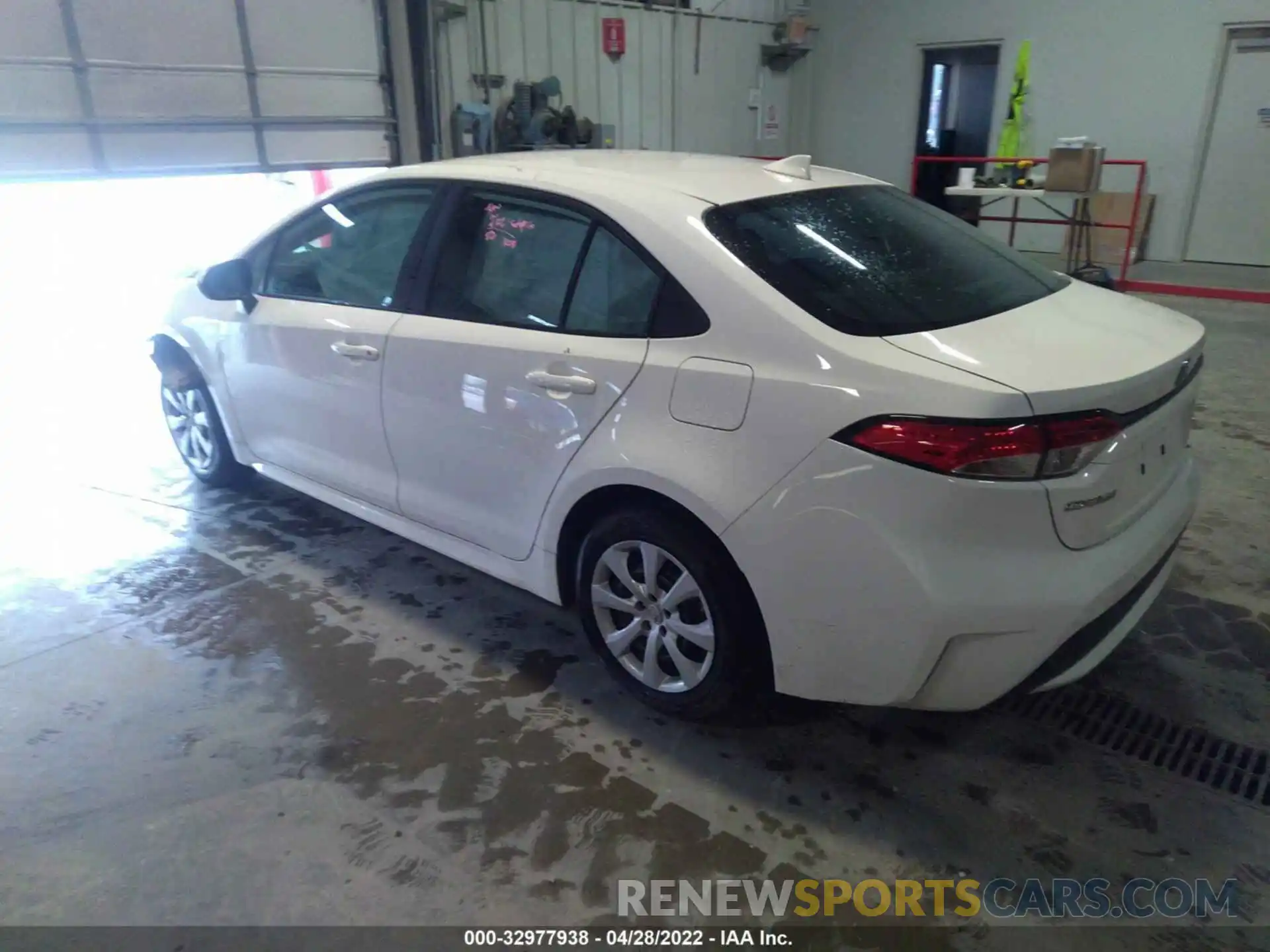 3 Photograph of a damaged car 5YFEPMAE2MP245154 TOYOTA COROLLA 2021