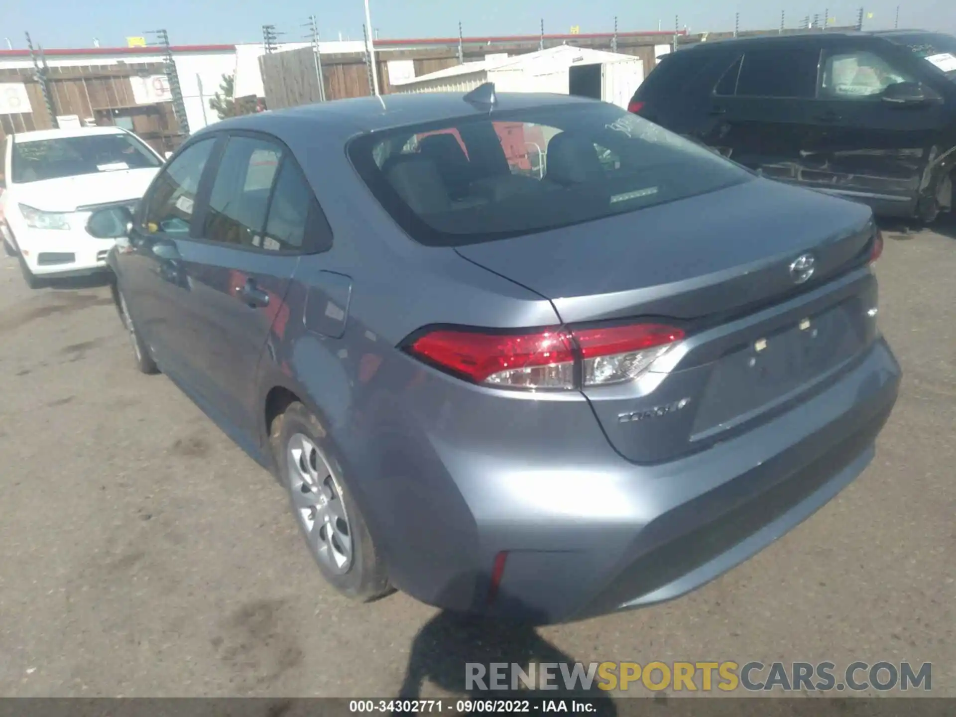 3 Photograph of a damaged car 5YFEPMAE2MP261015 TOYOTA COROLLA 2021