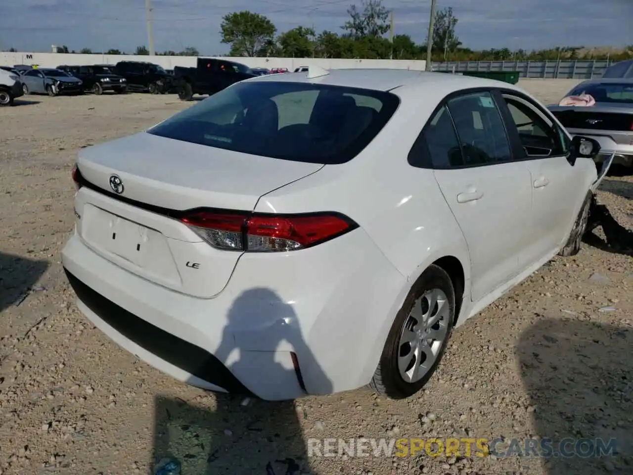 4 Photograph of a damaged car 5YFEPMAE2MP270569 TOYOTA COROLLA 2021