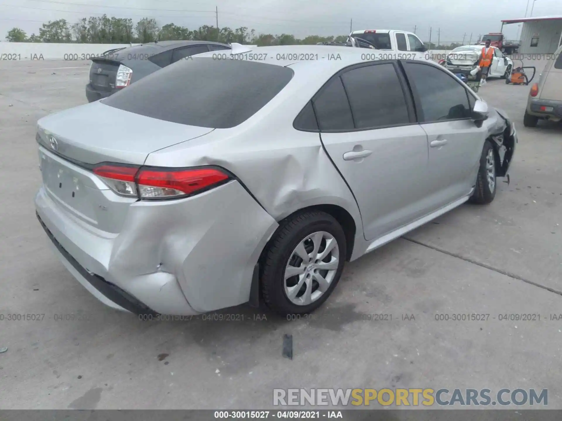 4 Photograph of a damaged car 5YFEPMAE3MP150182 TOYOTA COROLLA 2021