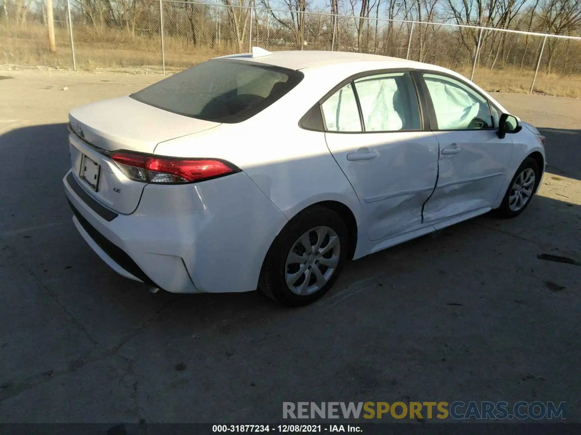 4 Photograph of a damaged car 5YFEPMAE3MP151946 TOYOTA COROLLA 2021