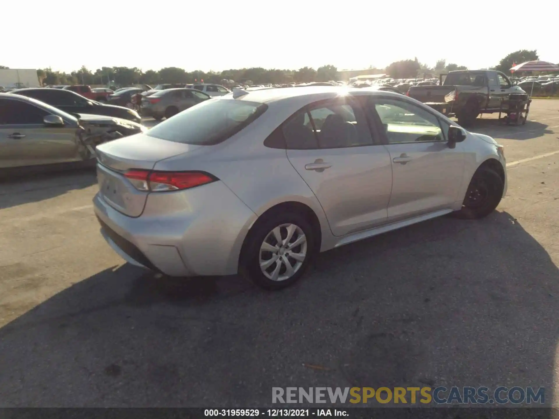 4 Photograph of a damaged car 5YFEPMAE3MP170321 TOYOTA COROLLA 2021