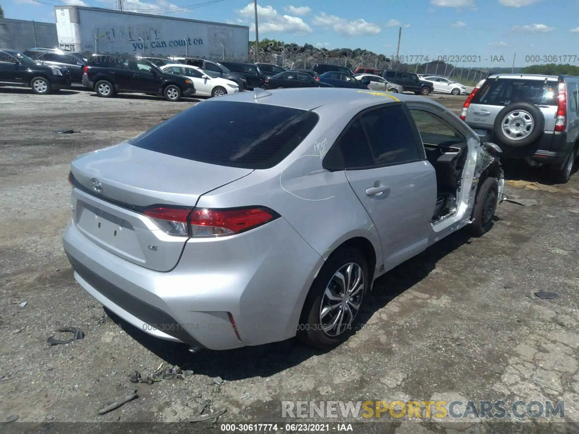 4 Photograph of a damaged car 5YFEPMAE3MP170786 TOYOTA COROLLA 2021