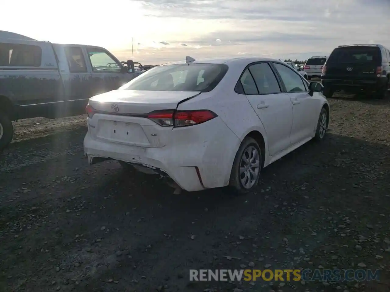 4 Photograph of a damaged car 5YFEPMAE3MP180248 TOYOTA COROLLA 2021