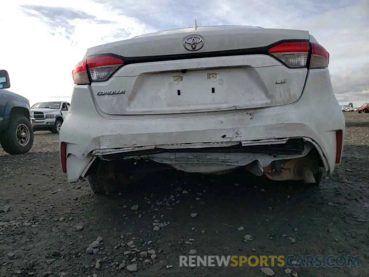 9 Photograph of a damaged car 5YFEPMAE3MP180248 TOYOTA COROLLA 2021